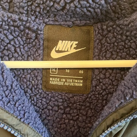 Nike jacket size kids XL navy blue